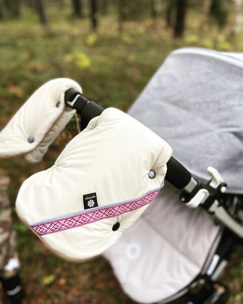 Bēši ratu cimdi ar prievītes apdari